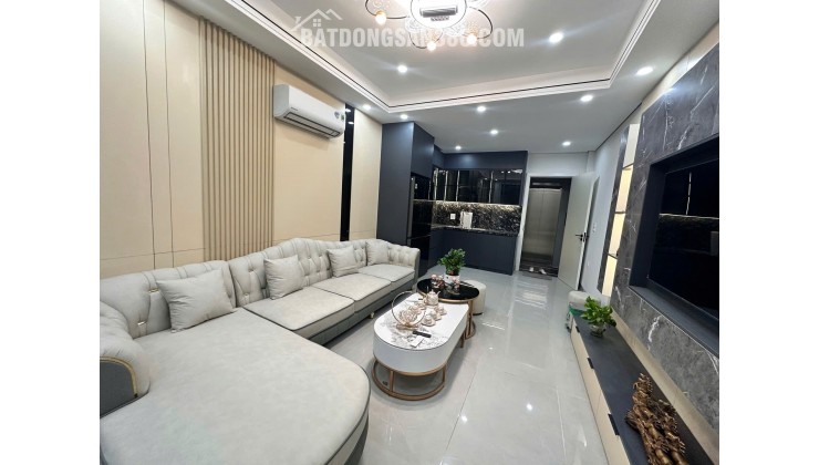 Bán nhà Cổ Linh, Long Biên. Thang máy 45m2 x 6T. Ô tô đỗ cửa. Dưới 11.2 tỷ